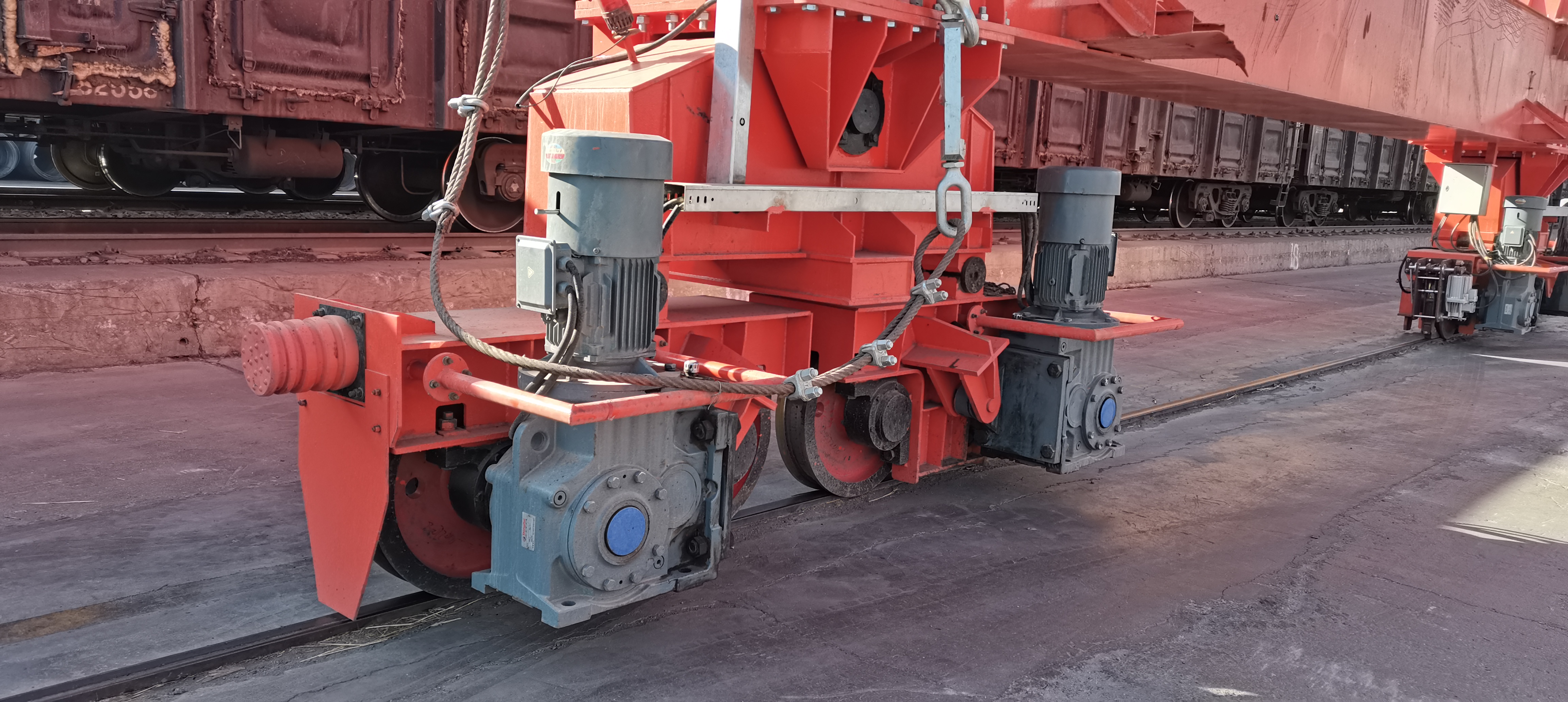 クレーンドライバー用のギアモーター